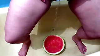 Piss and wash near urine. Busty milf loves dirty fetish. Amateur compilation in the bathtub. PAWG.